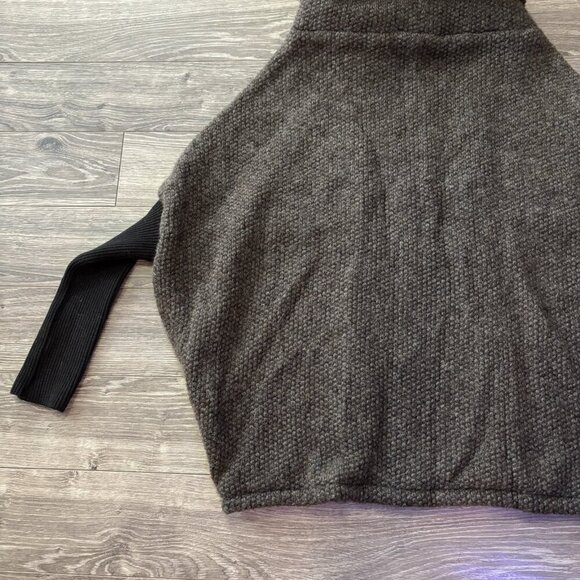 Melow By Melissa Bolduc Petrouchka Poncho Womens S/M Virgin Wool Pull Designer - Picture 13 of 15